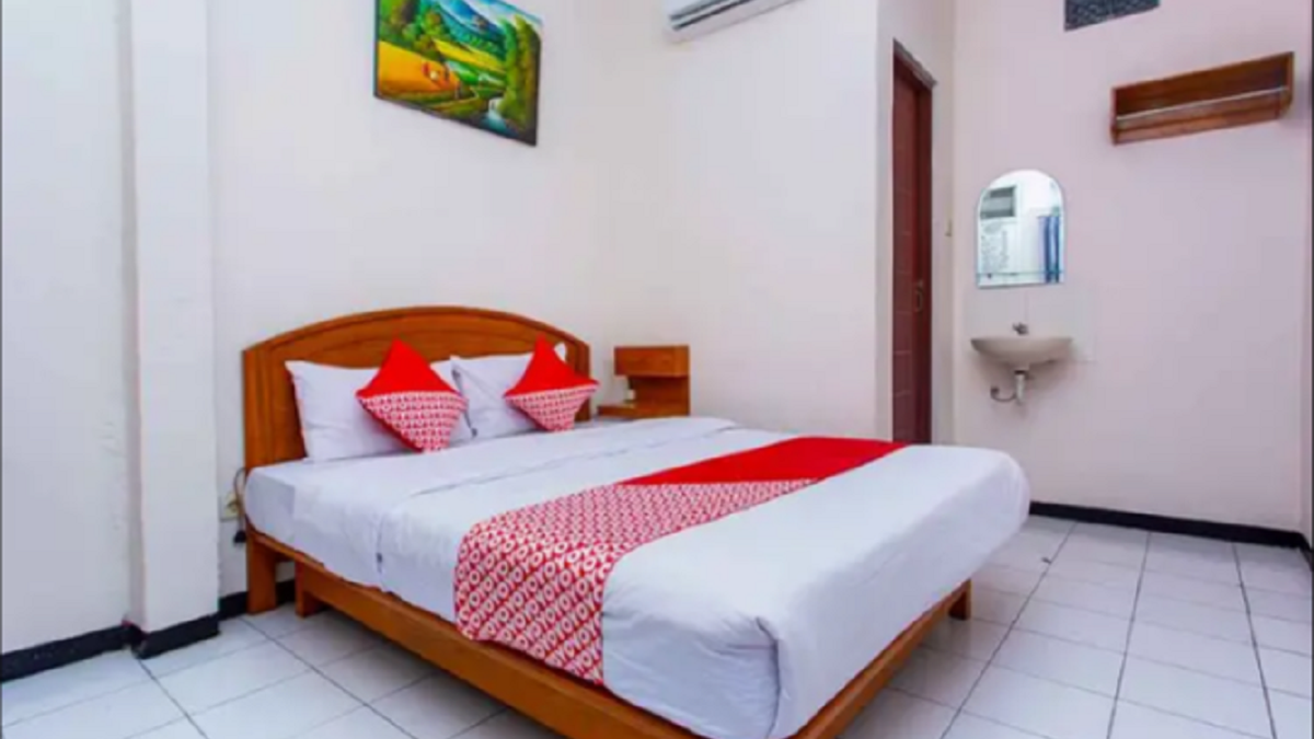 Regina Kost: Comfortable Stay in the Heart of Cilacap